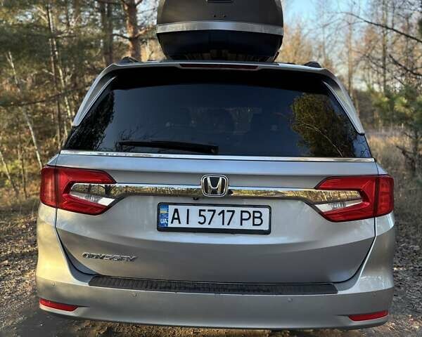 Серый Хонда Одиссей, объемом двигателя 3.47 л и пробегом 117 тыс. км за 22500 $, фото 5 на Automoto.ua