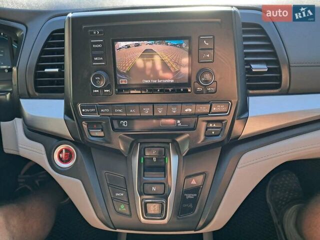 Серый Хонда Одиссей, объемом двигателя 3.47 л и пробегом 32 тыс. км за 25000 $, фото 31 на Automoto.ua