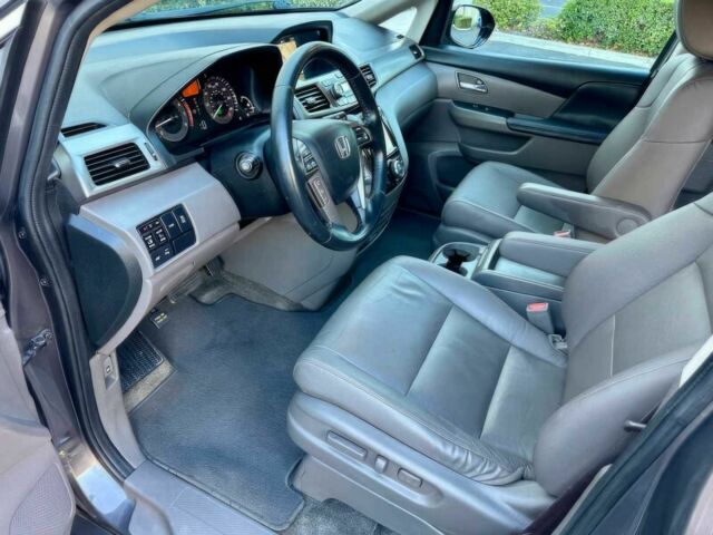 Серый Хонда Одиссей, объемом двигателя 3.5 л и пробегом 80 тыс. км за 14500 $, фото 6 на Automoto.ua
