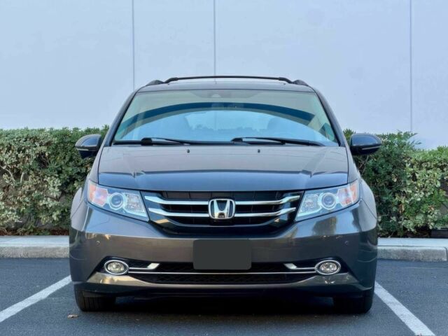 Серый Хонда Одиссей, объемом двигателя 3.5 л и пробегом 80 тыс. км за 14500 $, фото 1 на Automoto.ua