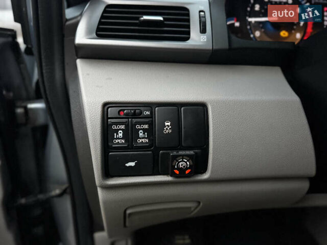 Синій Хонда Одіссей, об'ємом двигуна 3.47 л та пробігом 392 тис. км за 14999 $, фото 22 на Automoto.ua