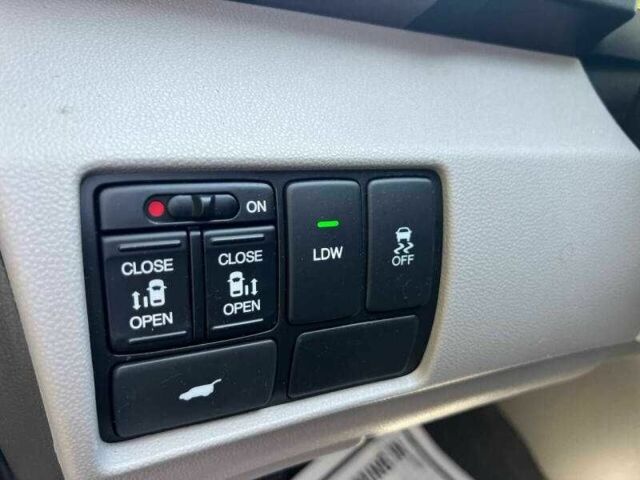 Синий Хонда Одиссей, объемом двигателя 3.5 л и пробегом 59 тыс. км за 3200 $, фото 3 на Automoto.ua