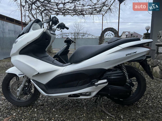 Белый Хонда PCX 125, объемом двигателя 0.13 л и пробегом 18 тыс. км за 1620 $, фото 1 на Automoto.ua