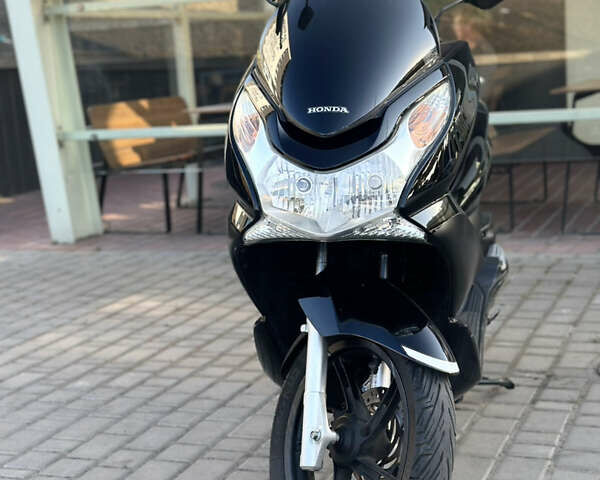 Черный Хонда PCX 125, объемом двигателя 0.13 л и пробегом 20 тыс. км за 2000 $, фото 13 на Automoto.ua
