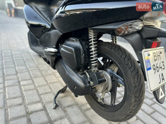 Черный Хонда PCX 125, объемом двигателя 0.13 л и пробегом 20 тыс. км за 2000 $, фото 8 на Automoto.ua