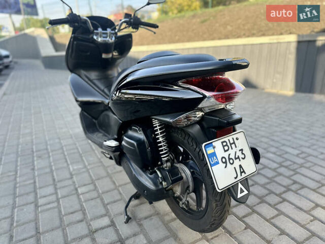 Черный Хонда PCX 125, объемом двигателя 0.13 л и пробегом 20 тыс. км за 2000 $, фото 10 на Automoto.ua