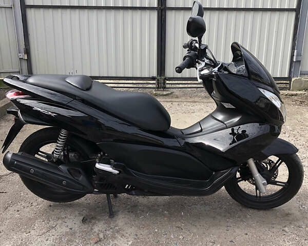 Чорний Хонда PCX 125, об'ємом двигуна 0.13 л та пробігом 13 тис. км за 1800 $, фото 4 на Automoto.ua