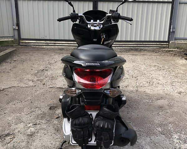 Чорний Хонда PCX 125, об'ємом двигуна 0.13 л та пробігом 13 тис. км за 1800 $, фото 7 на Automoto.ua