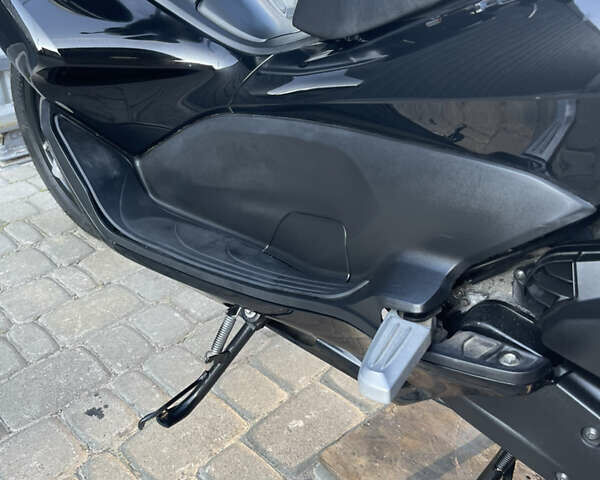 Черный Хонда PCX 125, объемом двигателя 0.13 л и пробегом 39 тыс. км за 1899 $, фото 16 на Automoto.ua