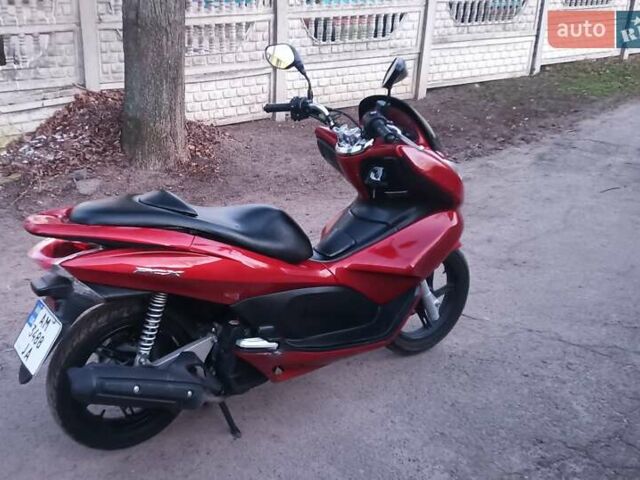 Красный Хонда PCX 125, объемом двигателя 0.13 л и пробегом 13 тыс. км за 1200 $, фото 5 на Automoto.ua