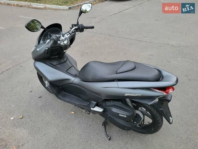 Хонда PCX 125, объемом двигателя 0.13 л и пробегом 24 тыс. км за 2000 $, фото 1 на Automoto.ua