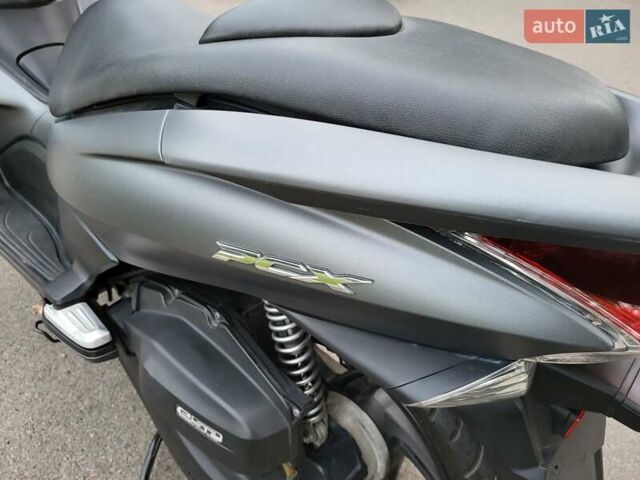 Хонда PCX 125, объемом двигателя 0.13 л и пробегом 24 тыс. км за 2000 $, фото 4 на Automoto.ua