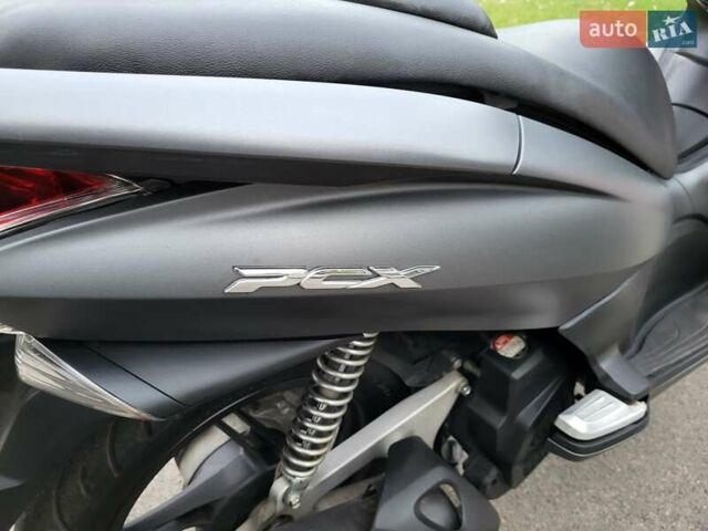 Хонда PCX 125, объемом двигателя 0.13 л и пробегом 24 тыс. км за 2000 $, фото 5 на Automoto.ua