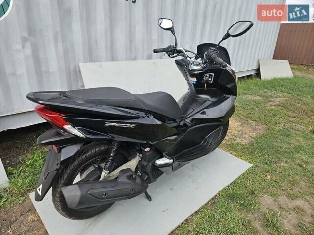 Хонда PCX 125, об'ємом двигуна 0.13 л та пробігом 17 тис. км за 2299 $, фото 10 на Automoto.ua
