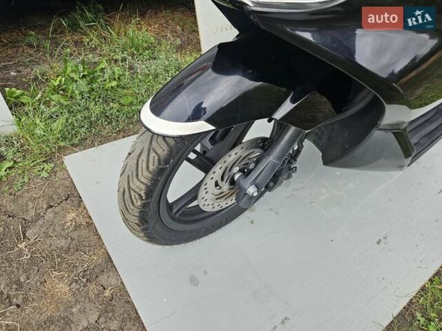 Хонда PCX 125, об'ємом двигуна 0.13 л та пробігом 17 тис. км за 2299 $, фото 3 на Automoto.ua