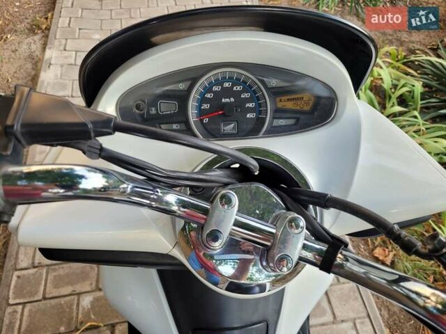 Хонда PCX 125, объемом двигателя 0.13 л и пробегом 20 тыс. км за 2200 $, фото 3 на Automoto.ua