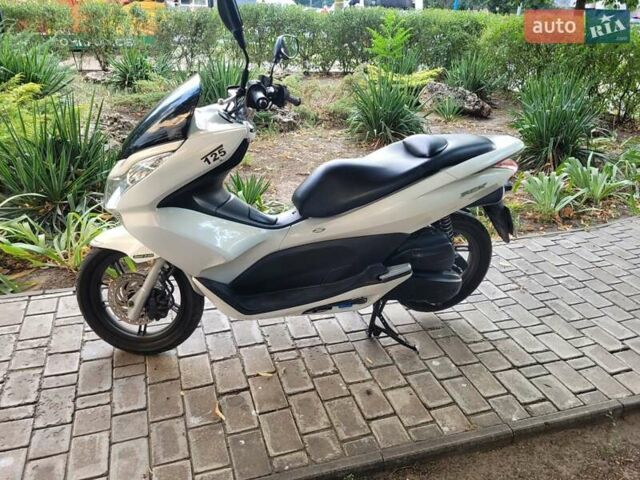 Хонда PCX 125, объемом двигателя 0.13 л и пробегом 20 тыс. км за 2200 $, фото 4 на Automoto.ua