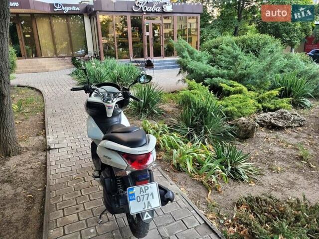 Хонда PCX 125, объемом двигателя 0.13 л и пробегом 20 тыс. км за 2200 $, фото 5 на Automoto.ua