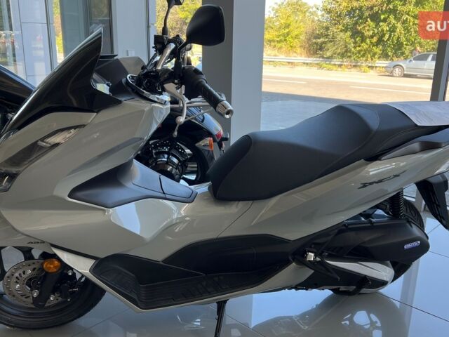 купить новое авто Хонда PCX 125 2023 года от официального дилера Миколай Хонда фото