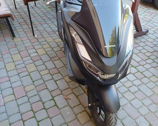 Хонда PCX 125, объемом двигателя 0.13 л и пробегом 1 тыс. км за 3300 $, фото 4 на Automoto.ua