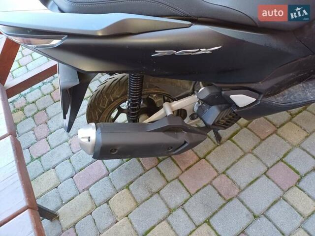 Хонда PCX 125, объемом двигателя 0.13 л и пробегом 1 тыс. км за 3300 $, фото 3 на Automoto.ua