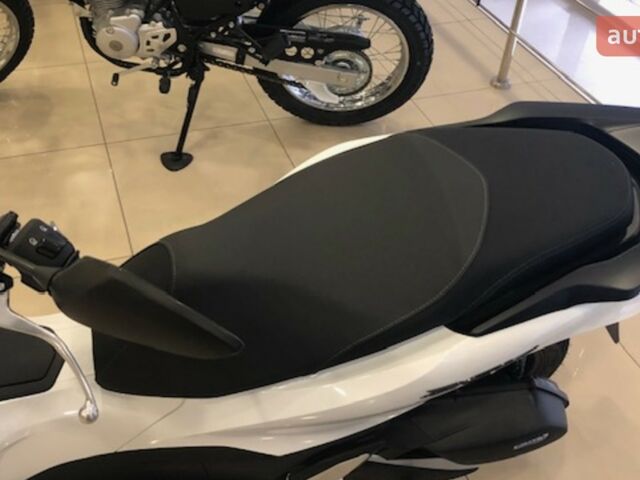 Хонда PCX 125, объемом двигателя 0.13 л и пробегом 0 тыс. км за 3356 $, фото 9 на Automoto.ua