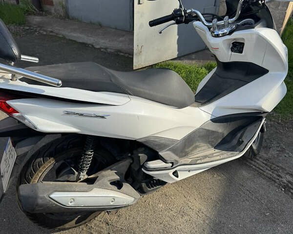 Синий Хонда PCX 125, объемом двигателя 0.12 л и пробегом 30 тыс. км за 2000 $, фото 4 на Automoto.ua