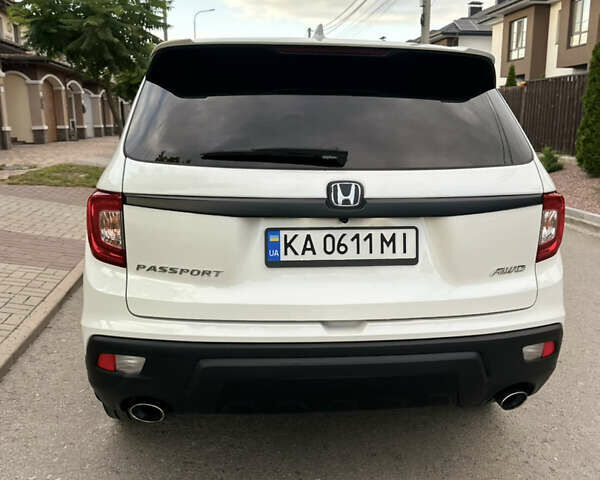 Білий Хонда Пасспорт, об'ємом двигуна 3.47 л та пробігом 82 тис. км за 20499 $, фото 2 на Automoto.ua