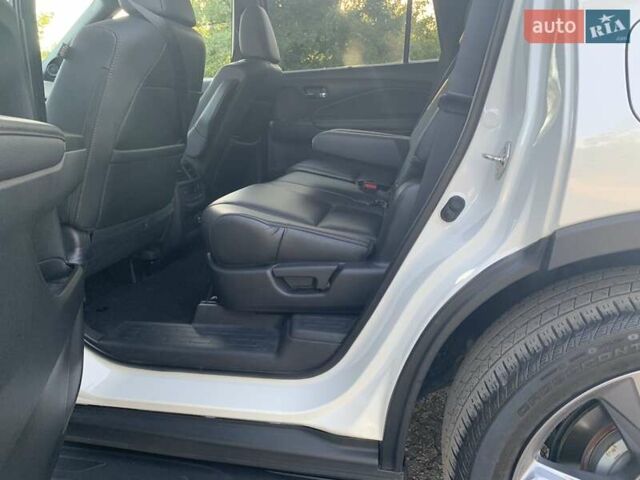 Белый Хонда Пасспорт, объемом двигателя 3.5 л и пробегом 45 тыс. км за 22999 $, фото 18 на Automoto.ua