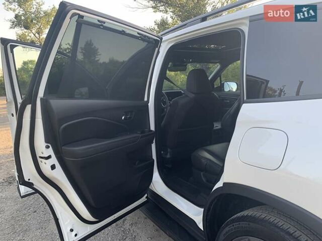 Белый Хонда Пасспорт, объемом двигателя 3.5 л и пробегом 45 тыс. км за 22999 $, фото 17 на Automoto.ua