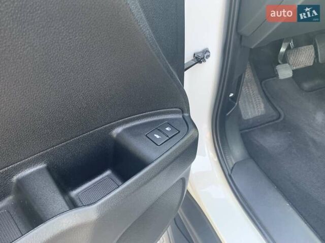 Белый Хонда Пасспорт, объемом двигателя 3.5 л и пробегом 45 тыс. км за 22999 $, фото 40 на Automoto.ua