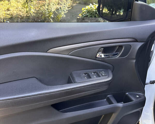 Білий Хонда Пасспорт, об'ємом двигуна 3.47 л та пробігом 82 тис. км за 20499 $, фото 14 на Automoto.ua