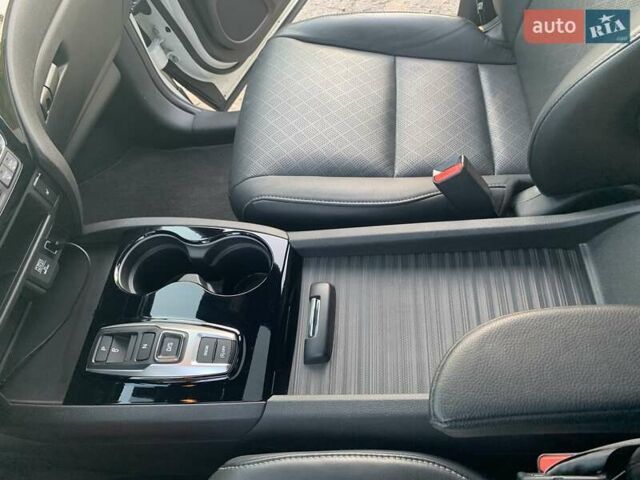 Белый Хонда Пасспорт, объемом двигателя 3.5 л и пробегом 45 тыс. км за 22999 $, фото 50 на Automoto.ua