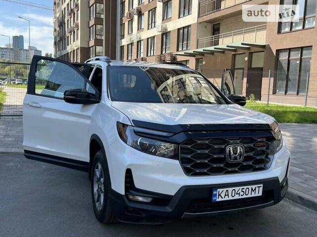 Белый Хонда Пасспорт, объемом двигателя 3.47 л и пробегом 46 тыс. км за 27000 $, фото 1 на Automoto.ua