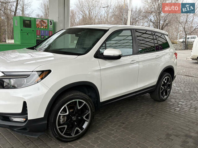 Белый Хонда Пасспорт, объемом двигателя 3.47 л и пробегом 50 тыс. км за 28000 $, фото 2 на Automoto.ua