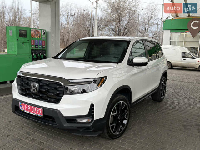 Белый Хонда Пасспорт, объемом двигателя 3.47 л и пробегом 50 тыс. км за 28000 $, фото 1 на Automoto.ua