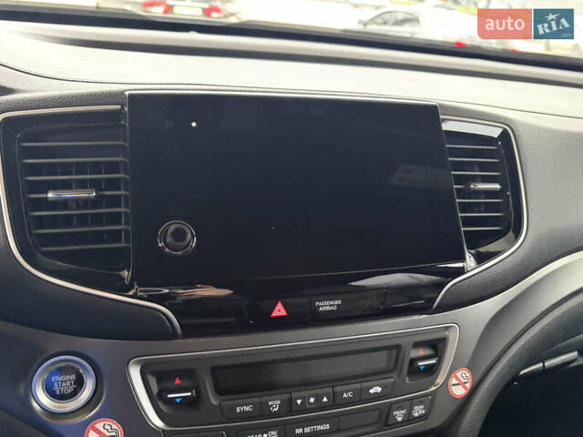 Белый Хонда Пасспорт, объемом двигателя 3.47 л и пробегом 50 тыс. км за 28000 $, фото 29 на Automoto.ua