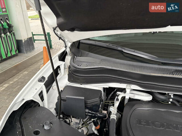 Белый Хонда Пасспорт, объемом двигателя 3.47 л и пробегом 50 тыс. км за 28000 $, фото 34 на Automoto.ua