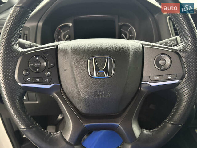 Белый Хонда Пасспорт, объемом двигателя 3.47 л и пробегом 50 тыс. км за 28000 $, фото 27 на Automoto.ua