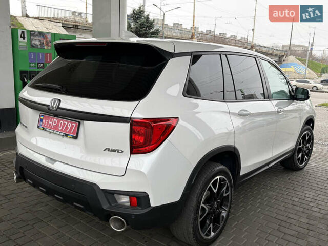 Белый Хонда Пасспорт, объемом двигателя 3.47 л и пробегом 50 тыс. км за 28000 $, фото 4 на Automoto.ua