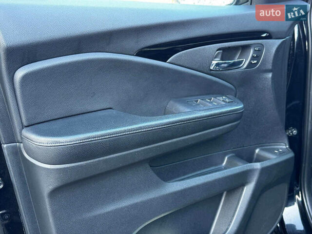 Черный Хонда Пасспорт, объемом двигателя 3.5 л и пробегом 159 тыс. км за 22490 $, фото 28 на Automoto.ua