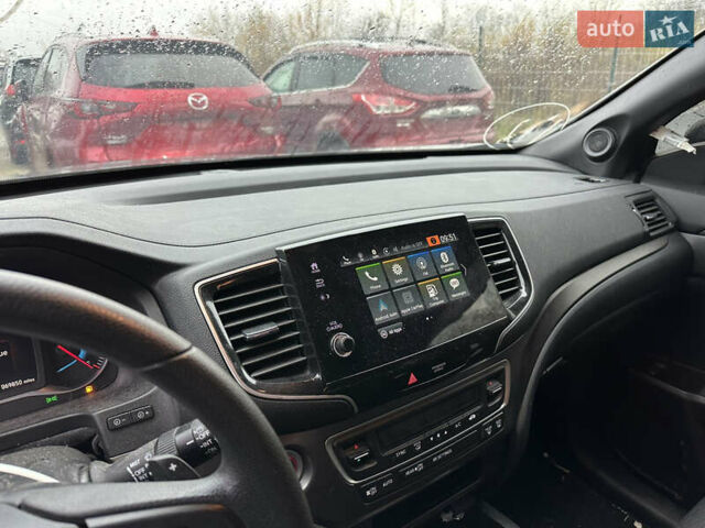 Черный Хонда Пасспорт, объемом двигателя 3.5 л и пробегом 113 тыс. км за 15700 $, фото 9 на Automoto.ua