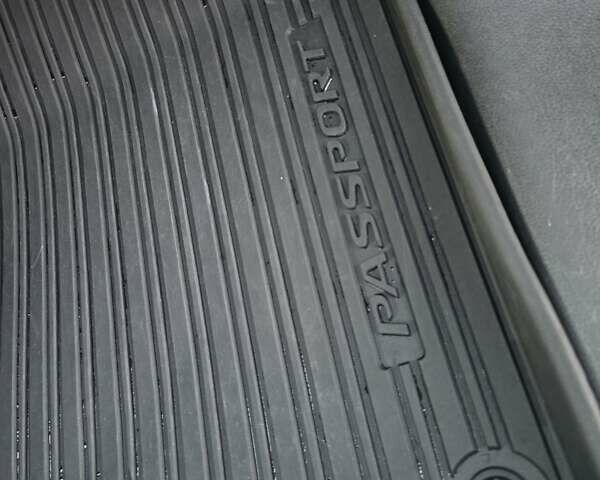 Красный Хонда Пасспорт, объемом двигателя 3.47 л и пробегом 87 тыс. км за 21999 $, фото 23 на Automoto.ua