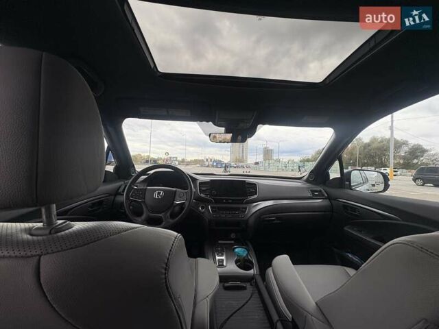 Серый Хонда Пасспорт, объемом двигателя 3.47 л и пробегом 57 тыс. км за 32000 $, фото 9 на Automoto.ua