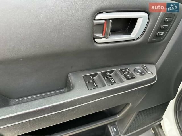 Белый Хонда Пилот, объемом двигателя 3.5 л и пробегом 288 тыс. км за 17530 $, фото 8 на Automoto.ua