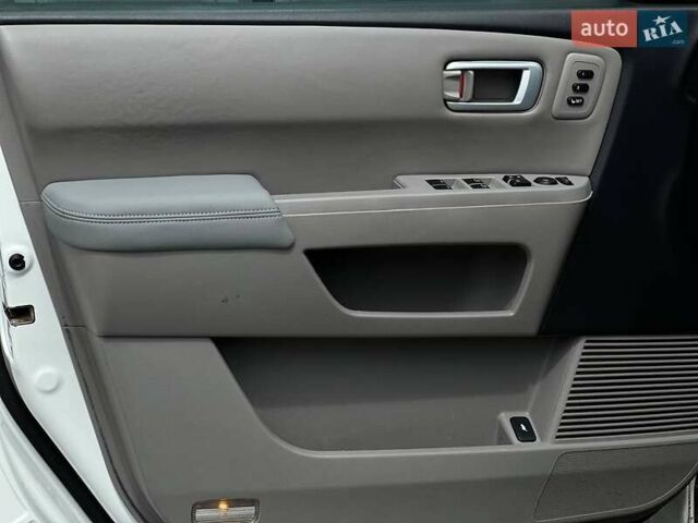 Хонда Пилот 2014 в Киеве на Automoto.ua Белый Хонда Пилот, объемом двигателя 3.5 л и пробегом 262 тыс. км за 12990 $, фото 20 на Automoto.ua