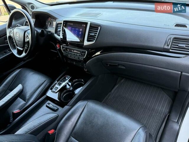 Белый Хонда Пилот, объемом двигателя 3.47 л и пробегом 74 тыс. км за 24300 $, фото 74 на Automoto.ua