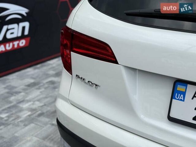 Белый Хонда Пилот, объемом двигателя 3.47 л и пробегом 130 тыс. км за 23999 $, фото 10 на Automoto.ua