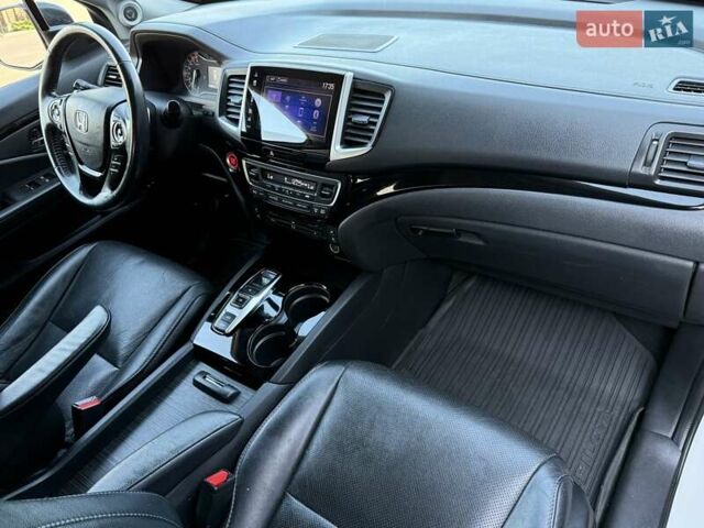 Белый Хонда Пилот, объемом двигателя 3.47 л и пробегом 74 тыс. км за 24300 $, фото 75 на Automoto.ua