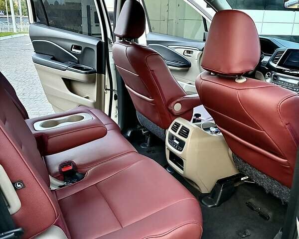 Білий Хонда Пілот, об'ємом двигуна 3.47 л та пробігом 120 тис. км за 18500 $, фото 11 на Automoto.ua